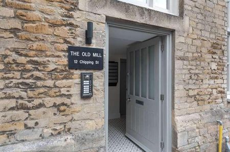 Chipping Street, Tetbury, Gloucestershire, GL8 - Photo 4