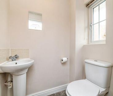 3 bedroom semi-detached house to rent - Photo 4