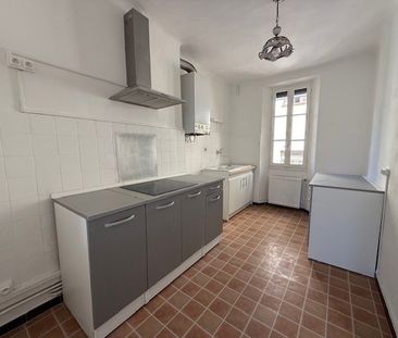Location Appartement 3 pièces 69m² HYERES 83400 - Photo 4
