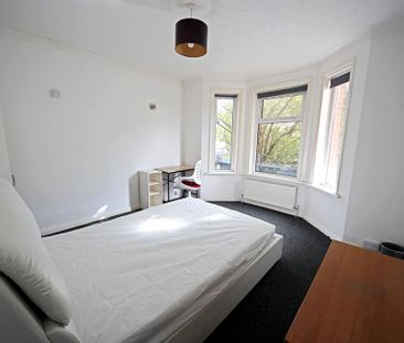 5 bedroom semi-detached house to rent - Photo 3