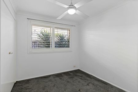 MODERN & LOW MAINTENANCE! - Photo 4