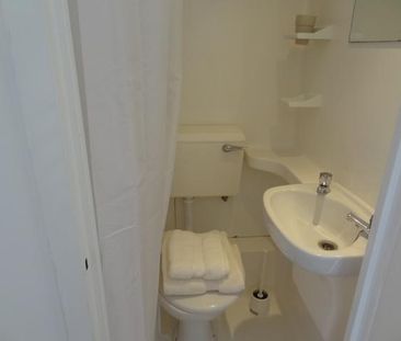 Flat 417 Fulham Palace Road, Fulham W6 9HH - Photo 4