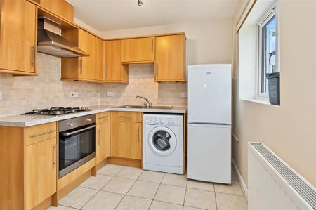 2 bedroom semi-detached house to rent - Photo 4