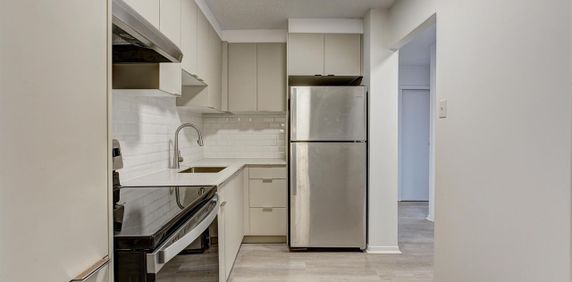 1 Bedroom - 6555 Chemin Kildare, Côte-Saint-Luc - Photo 2