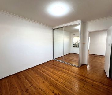 TWO BEDROOM UNIT IN A GREAT LOCATION! - Photo 2