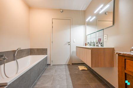 Energiepositief (E-peil: -3) appartement met 2 slaapkamers en ruim zonneterras - Foto 3