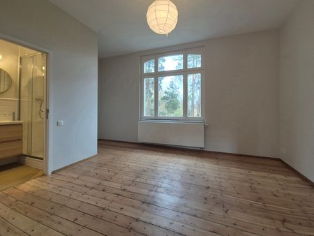 Exceptionally charming, RENOVATED house in a quiet street - Photo 5