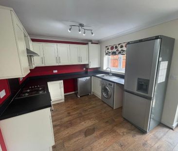 3 bedroom semi-detached house to rent - Photo 6