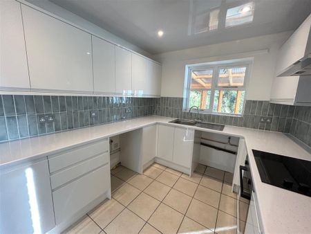 2 bedroom bungalow to rent - Photo 3