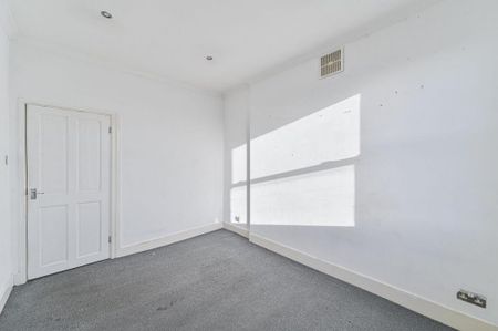 4 bedroom flat to rent - Photo 5