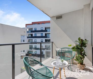 Modern Apartment In Prime Location - Photo 5