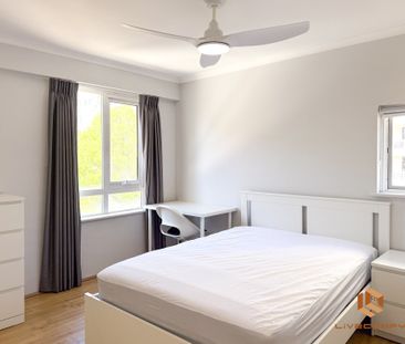 East Perth - Photo 6