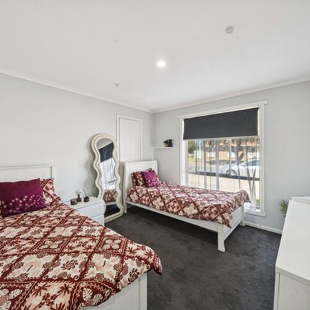 South Shepparton – 4 Bedrooms - Photo 5