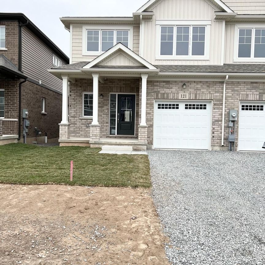 For Lease - 121 ALICIA Crescent, Thorold, Ontario - Photo 1