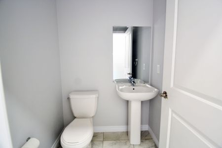 For Lease - 98 Shoreview Place Unit# 6, Hamilton, Ontario - Photo 3