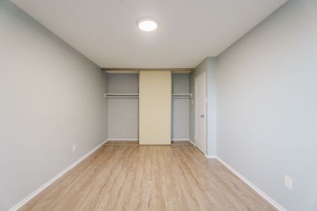For Lease - 2650 Southvale Crescent Unit# 212, Elmvale Acres and Area, Ontario - Photo 3