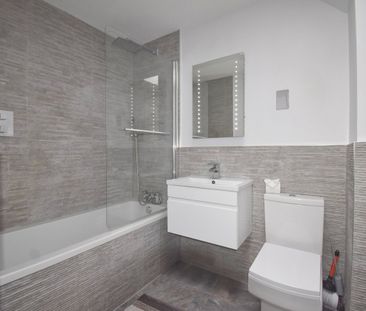 Silver Tree Close, Walton-on-Thames, KT12 - Photo 2