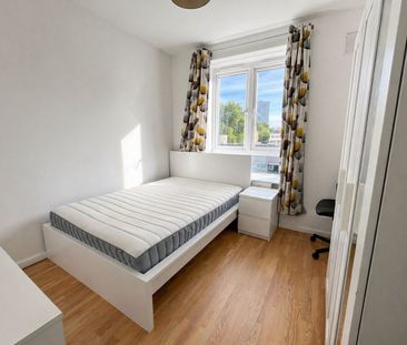 Room in a Shared Flat, Melcombe House, SW8 - Photo 4