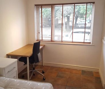 3 bed terraced house to rent in Henry Square, Newcastle Upon Tyne, NE2 - Photo 6