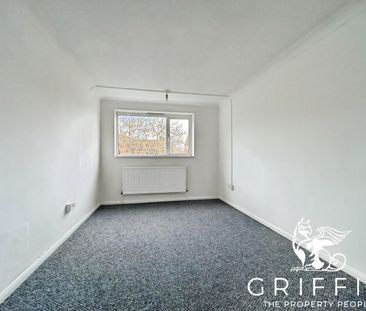 Long Riding, Basildon, SS14 - Photo 4