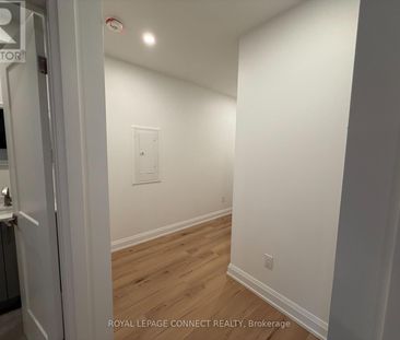 #MF - 696 Winona Drive – Toronto C03, Ontario - Photo 4