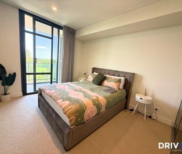 Chic 1-Bedroom Riverside Apartment! - Photo 6