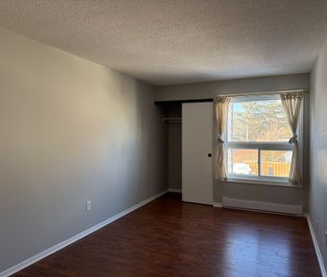 For Lease - 25H Banner Road, South of Baseline to Knoxdale, Ontario - Photo 3