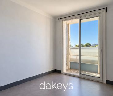 Location Appartement 2 pièces LA CIOTAT 13600 - Photo 5