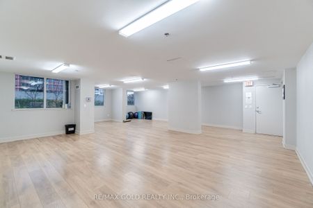For Lease - 1410 Dupont Street Unit# 325, Toronto, Ontario - Photo 3