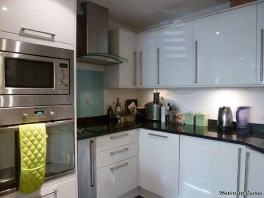 2 bedroom property to rent in London - Photo 1