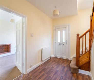 3 bedroom semi-detached house to rent - Photo 3