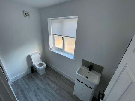 Brook Road, DN12 - Photo 4