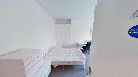 6 bedroom house to rent - Photo 2