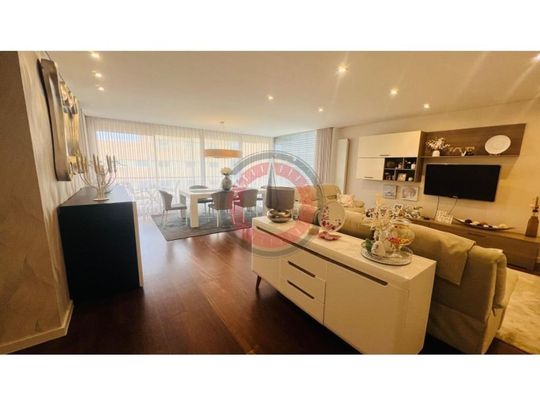 3 room luxury Apartment for rent in Vila Nova de Gaia, Portugal - Photo 1