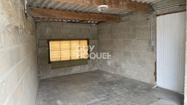 Maison avec garage et dépendance - Photo 1