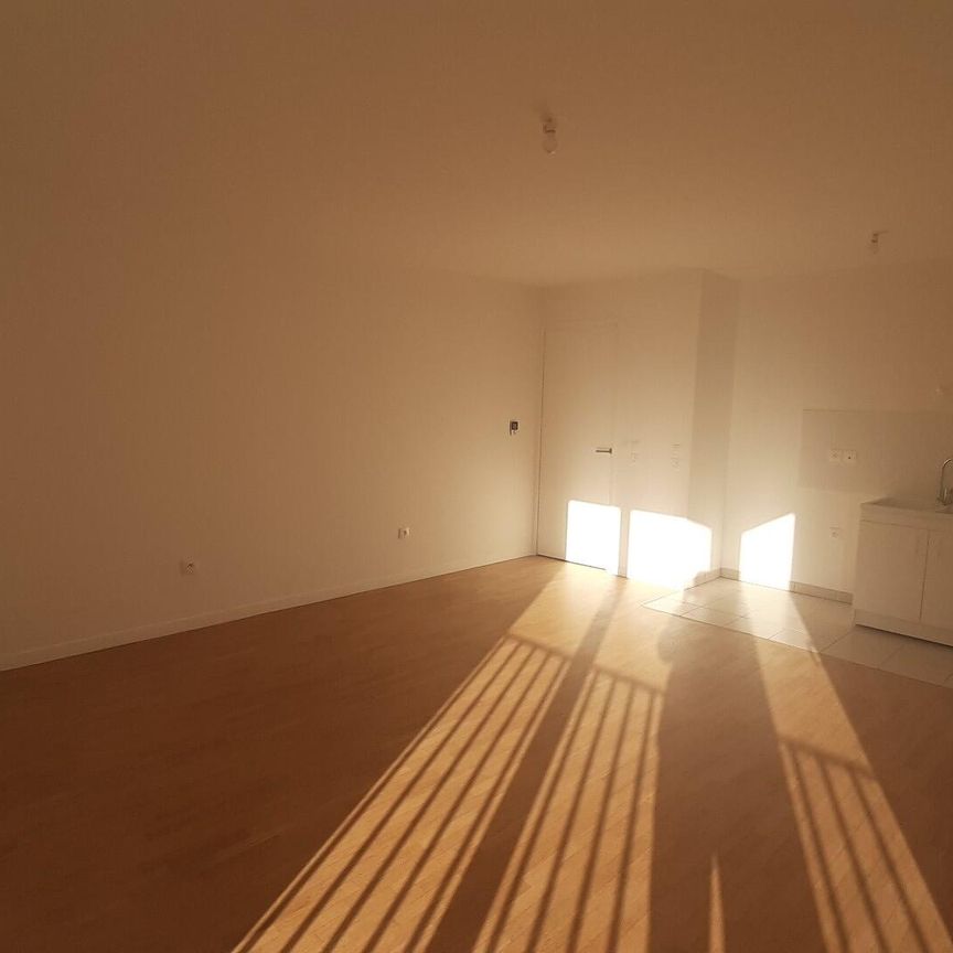location Appartement T2 DE 50.3m² À MASSY - Photo 1