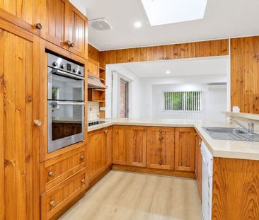 Spacious 4-Bedroom Family Home in Castle Hill - Photo 3