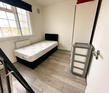 6 bedroom terraced house to rent - Photo 3