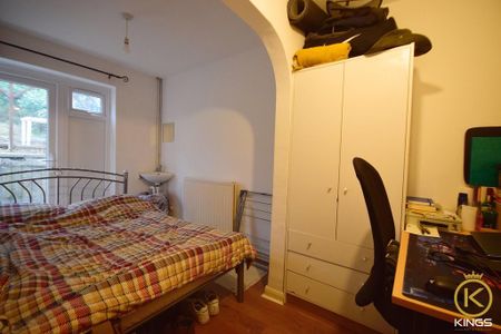 3 bedroom semi-detached house to rent - Photo 3