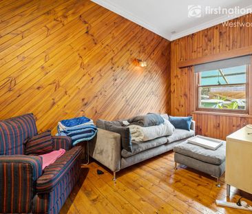 Charming Cottage - Photo 1