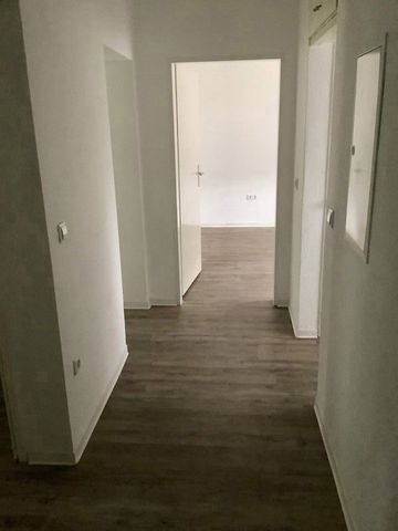 Zuhause fühlen: weitläufige 4-Zimmer-Wohnung - Photo 5