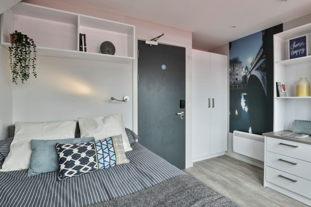 1 bedroom in a flat share to rent - Photo 1