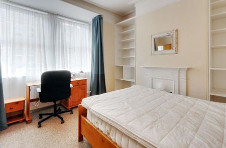 4 bedroom terraced house to rent - Photo 3