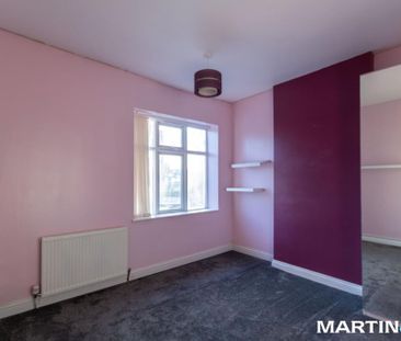 3 bedroom end of terrace house to rent - Photo 4