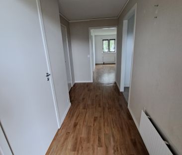 Smedjegatan, Vara - Foto 1