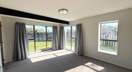 Easy Living in Woolston - Photo 4