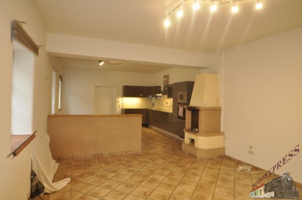 Großzügig angelegte Wohnung in Pressbaum mit Pergola, Pool und großem Garten - Photo 1