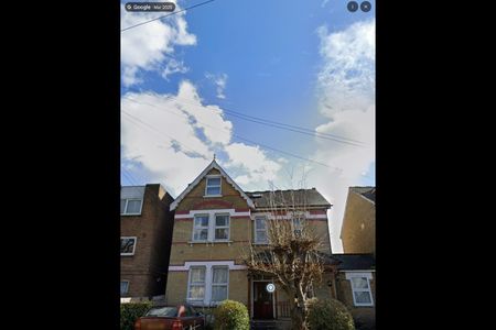 1 Bed Flat, Dunheved Road North, CR7 - Photo 3