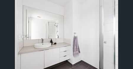 STYLISH & LOW MAINTENANCE HOME - Photo 3