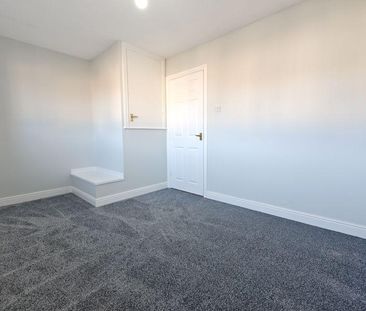 2 bedroom end of terrace house to rent - Photo 4